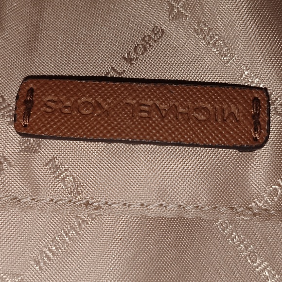 Michael Kors Jet Set Travel Medium Leather X Cross Dome Crossbody Handbag - Picture 8 of 9